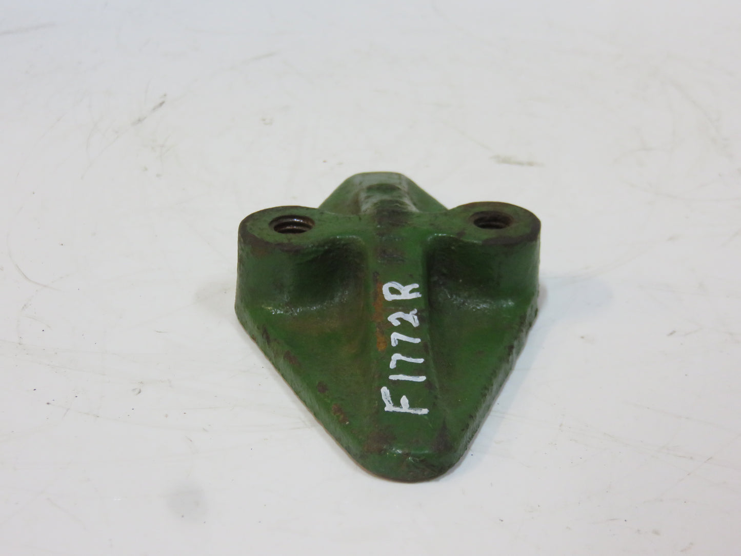F1772R John Deere Fuel Filter Case Clamp For 70, 720, 730